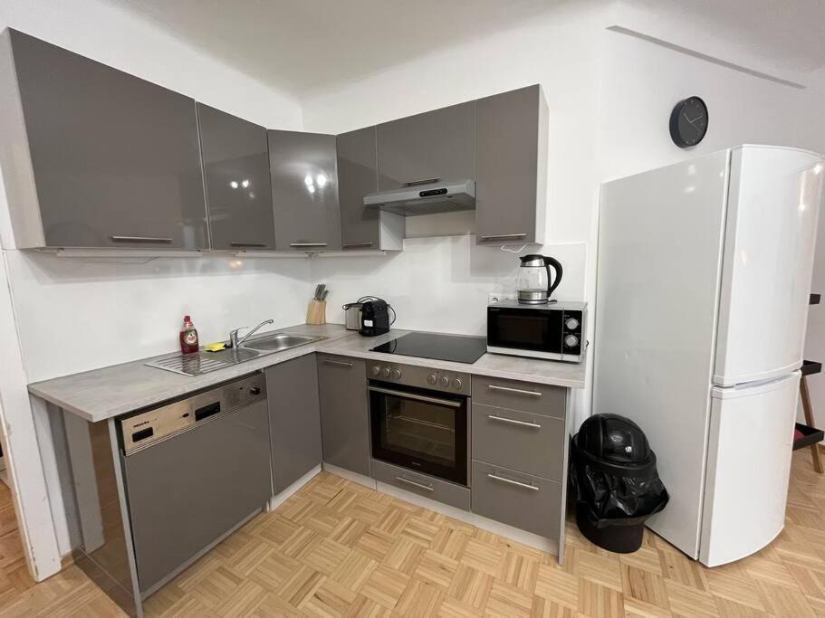 *Luxurious And Spacious Family Apartment* Wenen Buitenkant foto